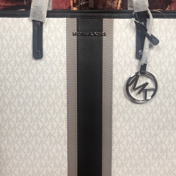 Michael Kors Drawstring Jet Set Tote - Picture 2 of 8